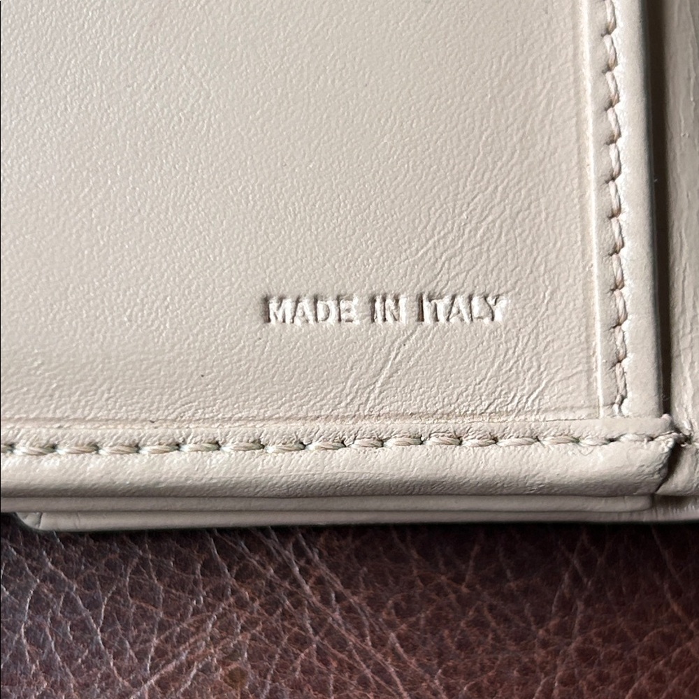 Fendi FF Logo light peach Leather Wallet with Gold Logo - Picture 8 of 11